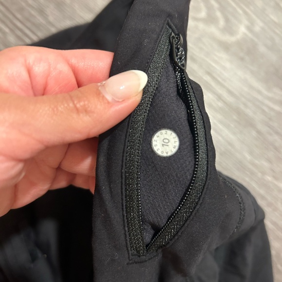 lululemon speed up shorts - Picture 4 of 5